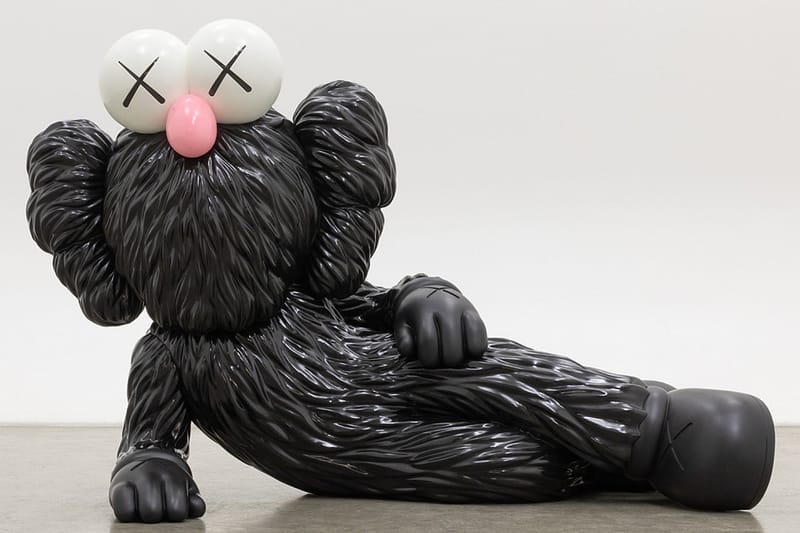 KAWS é atração principal do ALBERTINA MODERN com a exposição "Art & Comix"