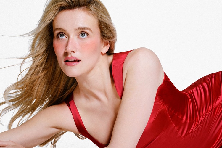 Rhode convoca Sarah Pidgeon para lançar seu primeiro blush vermelho