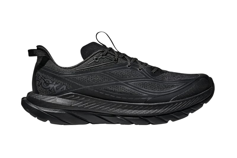 HOKA Mach Remastered chega nas cores “Obsidian” e “Frost/Cosmic Grey”