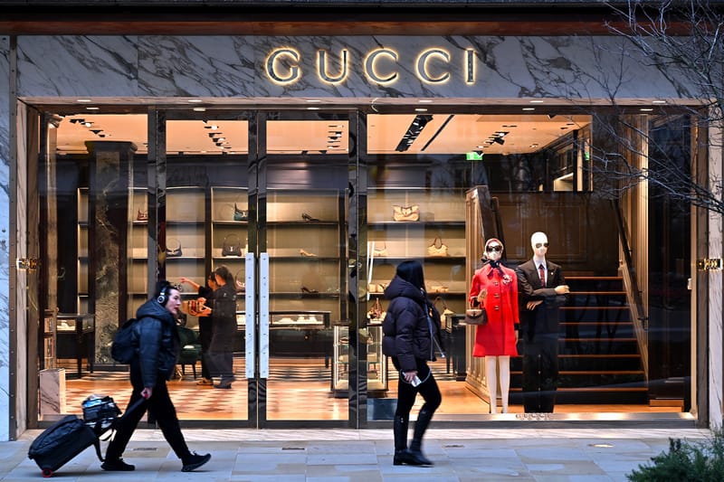 Ações da Kering despencam 9,3% com fraqueza contínua da Gucci no 1º tri de 2026