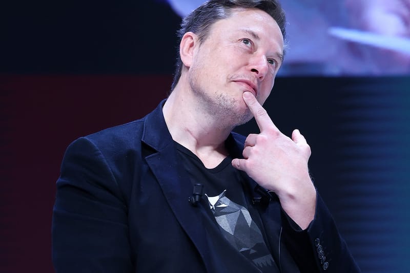 Elon Musk estaria estudando fusão entre SpaceX e Tesla antes do maior IPO da história