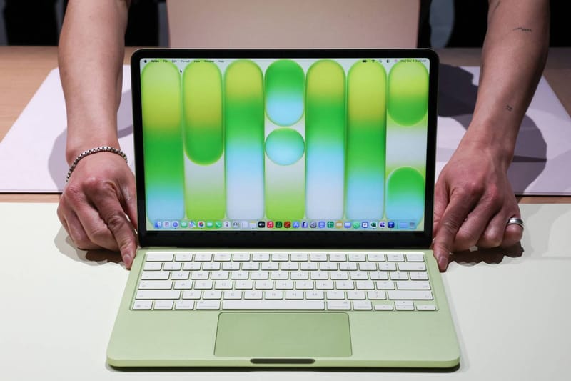 Apple aumenta preços de MacBook e iPad no mundo todo em meio a crise de chips de memória causada pelo boom de IA