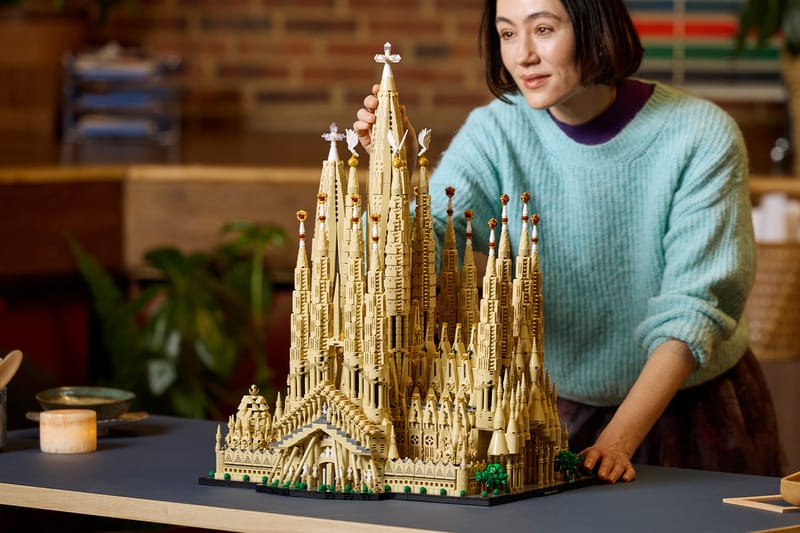 LEGO lança gigante LEGO Architecture Sagrada Família em homenagem a Antoni Gaudí