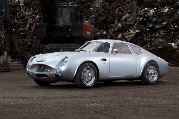 Aston Martin DB4 Zagato Carbon Fiber