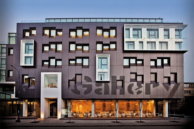 Graffiti Cafe by Studio MODE