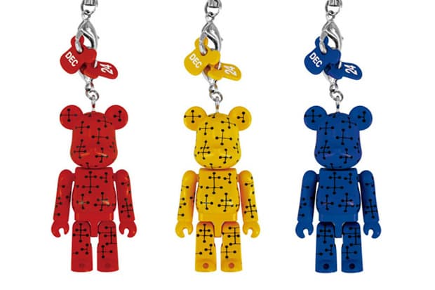 Medicom Toy 70% Eames Bearbricks