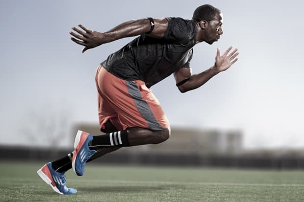 adidas adiZero Feather 2 跑鞋