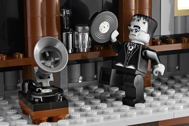 LEGO 2012 Haunted House