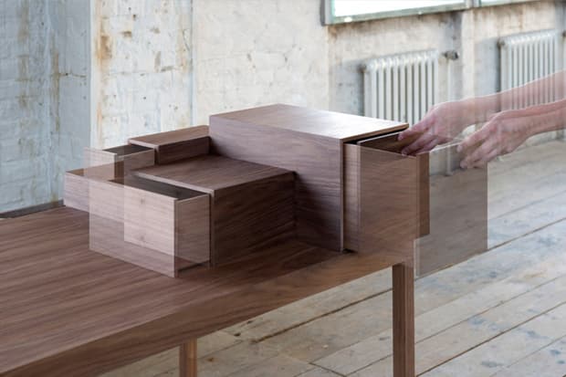 Lee Sanghyeok 設計 “Listen to Your Hands“ 藝術書桌