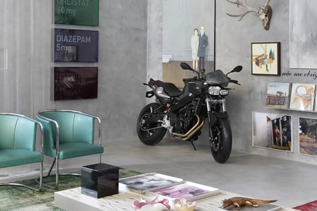 Mostra Black by Guilherme Torres