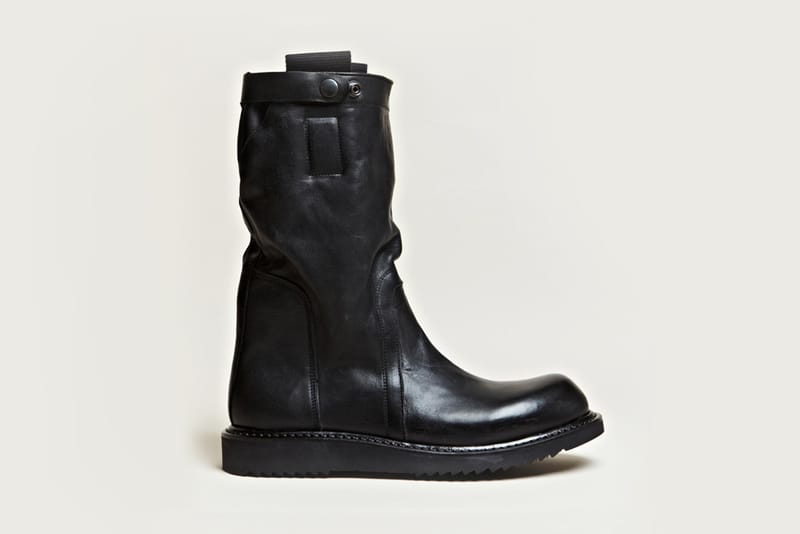  Rick Owens Pull On Biker Boots 皮革靴款