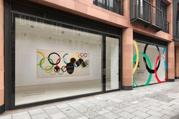 Gagosian Gallery 展出 Andy Warhol 與 Jean-Michel Basquiat 聯手打造的“Olympic Rings”藝術創作