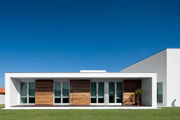 Aradas House by RVDM Architects 藝術建築設計