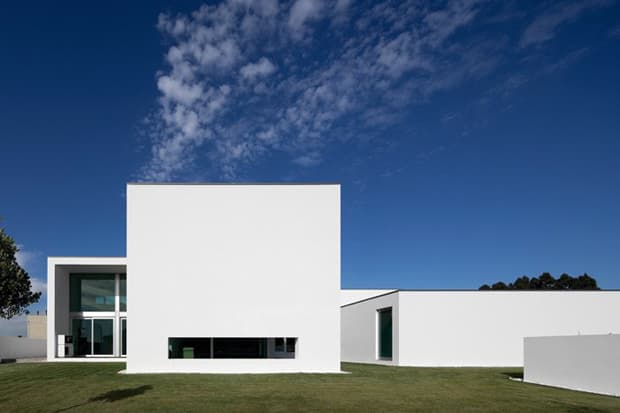 Aradas House by RVDM Architects 藝術建築設計