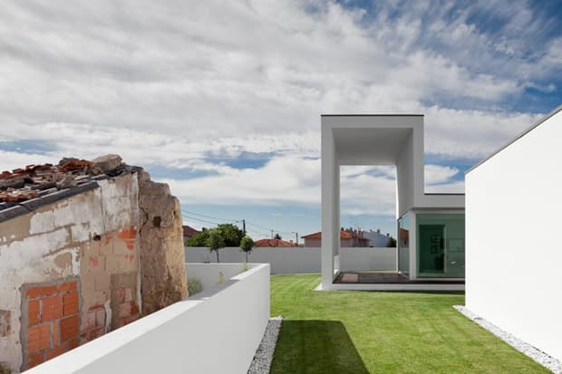 Aradas House by RVDM Architects 藝術建築設計