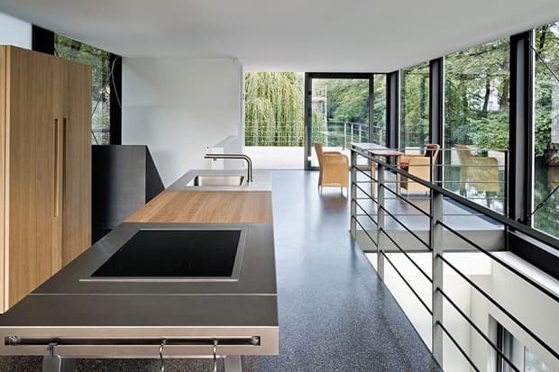 Houseboat on the Eilbek Canal by Sprenger von der Lippe 水上屋設計