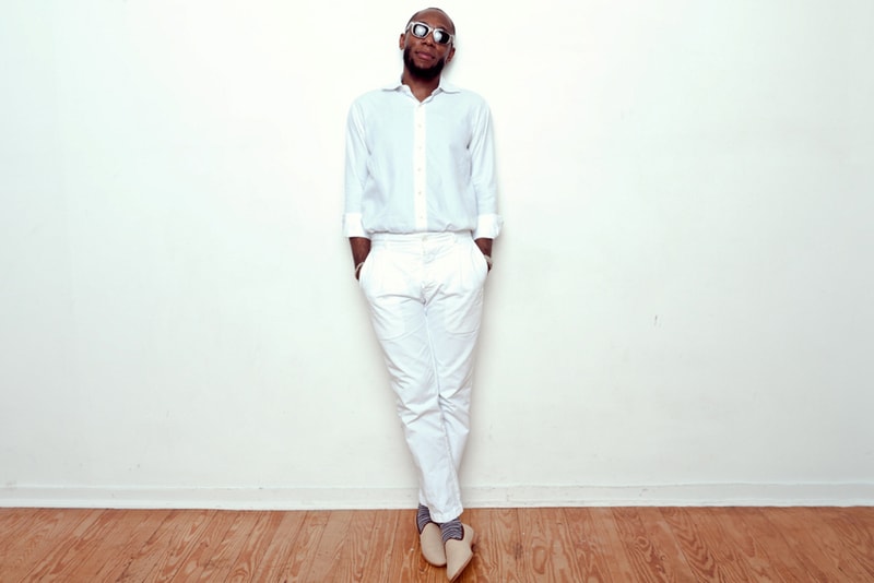  Yasiin Bey 為 Street Etiquette x Del Toro Portofino Slippers 別注鞋款擔當模特兒