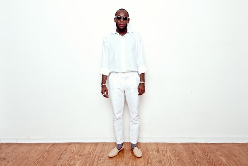  Yasiin Bey 為 Street Etiquette x Del Toro Portofino Slippers 別注鞋款擔當模特兒