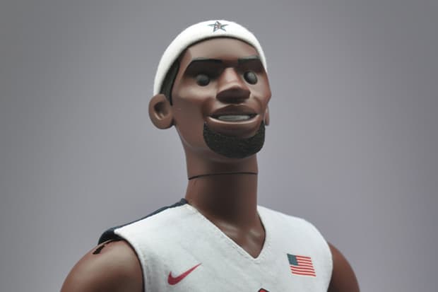 藝術家 Coolrain 與 Nike NSW 合力打造 Kobe Bryant, LeBron James and Kevin Durant “Dream Team” 夢幻隊人物玩偶