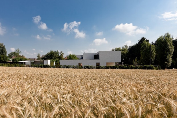 Areal Architecten 設計 Courtyard House VW 獨特庭園景觀設計住宅