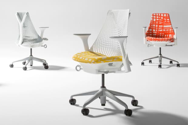 Minnie Pwerle x Herman Miller SAYL 別注藝術椅子