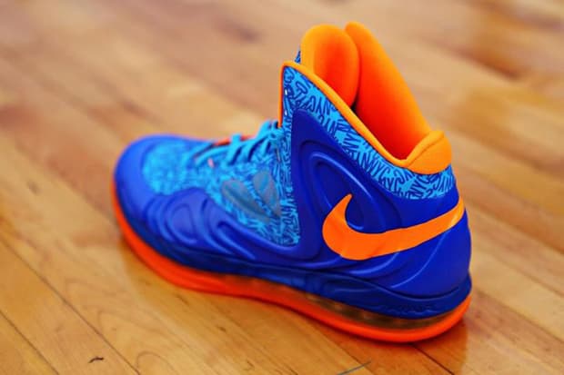 Nike Air Max Hyperposite  別注 “Battle of the Boroughs” 量產系列