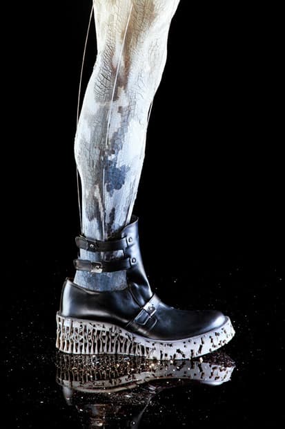 Ross Barber 打造 "A Wrong Mongrel" 3D 印刷鞋履設計