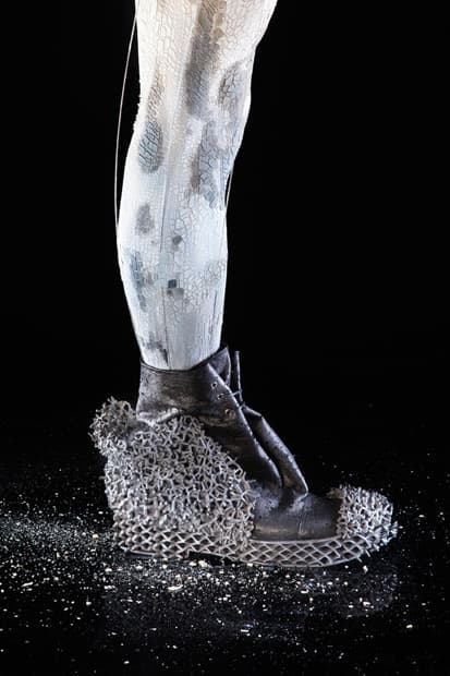 Ross Barber 打造 "A Wrong Mongrel" 3D 印刷鞋履設計