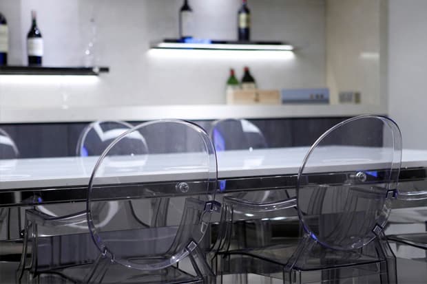 Kokaistudios 設計 Altaya Etc Wine Shops 香港銅鑼灣店