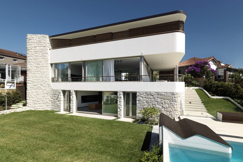 Luigi Rosselli Architects 打造的 Balcony Over Bronte 海景住宅