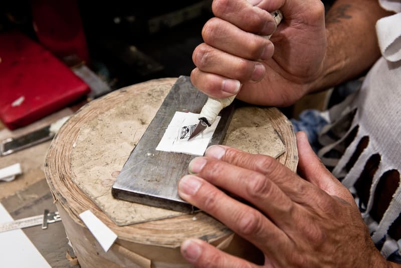 Club Monaco 造訪知名印刷公司 Terrapin Stationers 了解手造印染技術卡片的製作流程