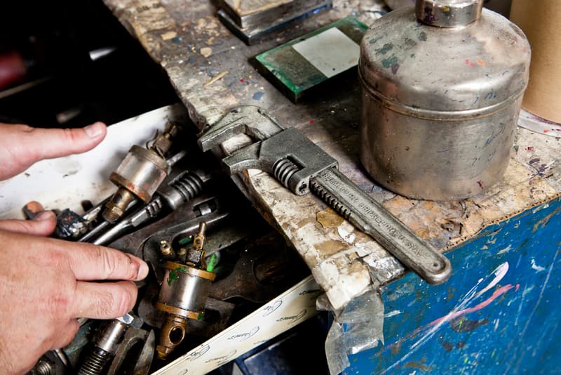 Club Monaco 造訪知名印刷公司 Terrapin Stationers 了解手造印染技術卡片的製作流程