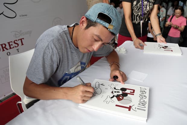 Disney & CLOT “Man Is In The Forest” 典藏書全亞洲唯一簽書會現場回顧