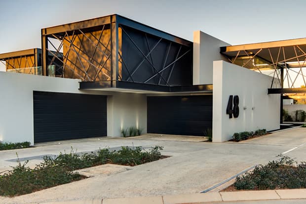 南非設計公司 Nico Van Der Meulen 推出 House Ber 建築