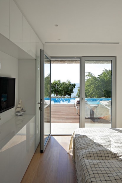 House On KRK Island by DVA Arhitekta