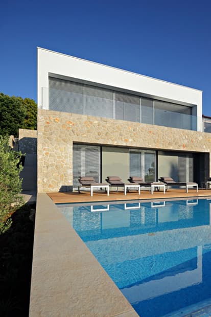 House On KRK Island by DVA Arhitekta