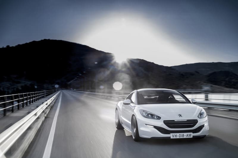 Peugeot 發表全新 RCZ 與 RCZ R 概念車款