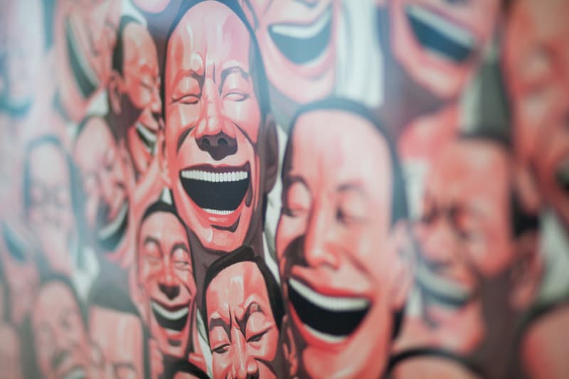 海港城舉辦藝術家 岳敏君「笑可笑 非常笑」公共藝術展會場回顧！