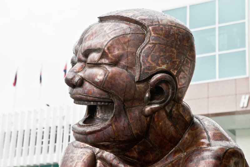 海港城將舉辦藝術家 岳敏君「笑可笑 非常笑」公共藝術展 雕像作品 回顧