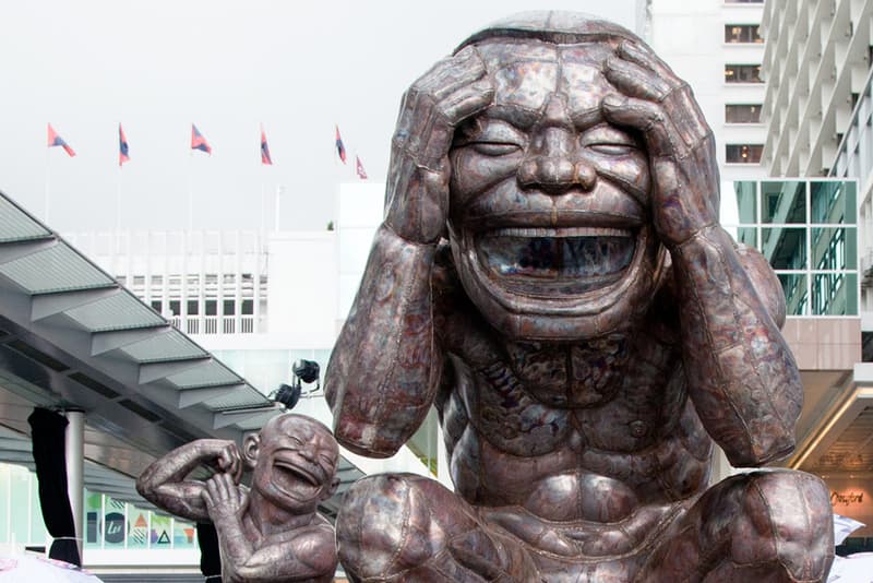 海港城將舉辦藝術家 岳敏君「笑可笑 非常笑」公共藝術展 雕像作品 回顧