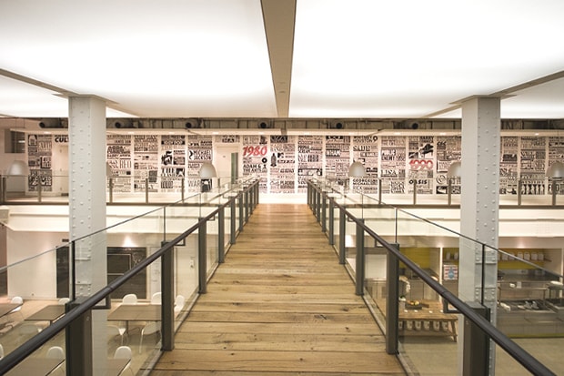 藝術家 Alex Fowkes 為 Sony Music 創造長達 125 年的音樂歷史發展時光牆藝術圖畫創作