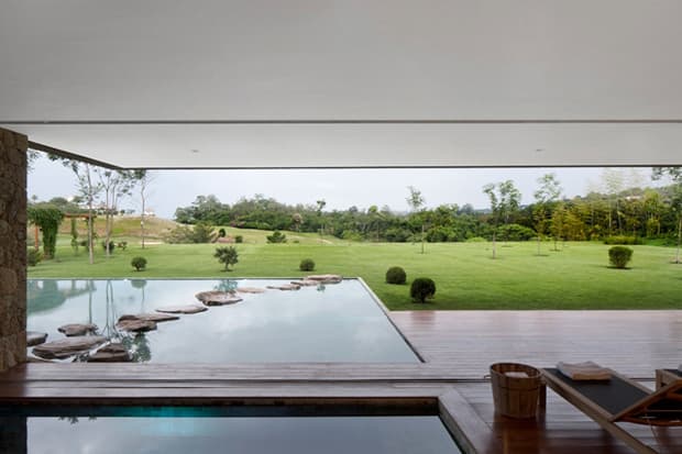 建築事務團隊 Studio Arthur Casa 打造結合環境以及設計的 Casa HS 別墅