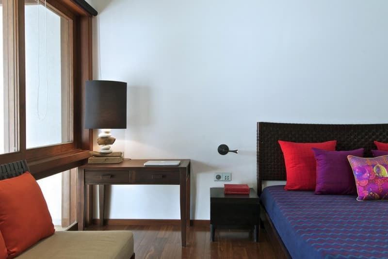 Hiren Patel Architects 建築事務所打造位於印度阿默特巴德的庭院別墅