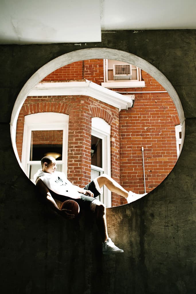 Fucking Young!: 模特 Justin Rock 於 "Hoop Dreams" 時尚搭配特輯演繹 Supreme, Robert Geller 與 adidas Originals by Jeremy Scott 