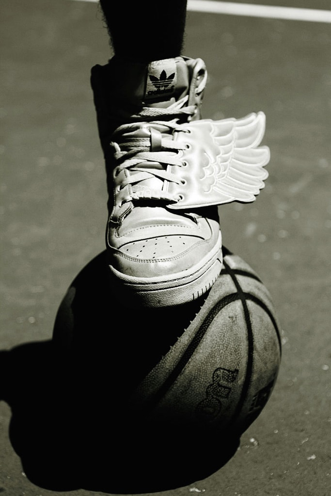 Fucking Young!: 模特 Justin Rock 於 "Hoop Dreams" 時尚搭配特輯演繹 Supreme, Robert Geller 與 adidas Originals by Jeremy Scott 