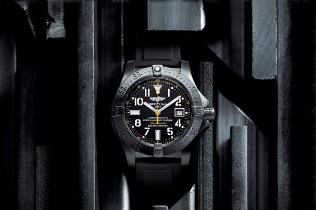 Breitling Avenger Seawolf Blacksteel Code Yellow  限量錶款