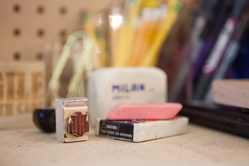 Hypebeast Spaces: 造訪 Sonja Teri 所創立的 Poster Child Prints 工作室