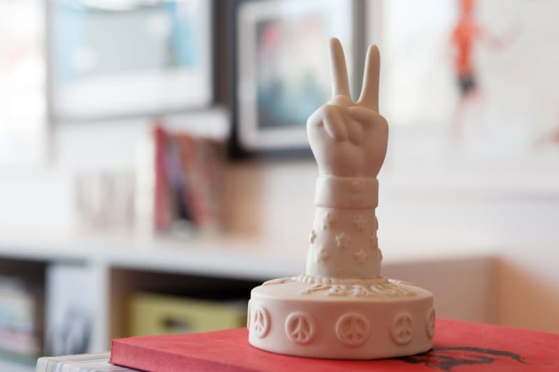 Hypebeast Spaces: 造訪 Sonja Teri 所創立的 Poster Child Prints 工作室