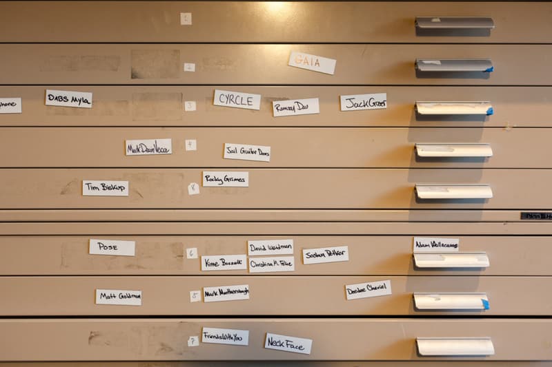 Hypebeast Spaces: 造訪 Sonja Teri 所創立的 Poster Child Prints 工作室