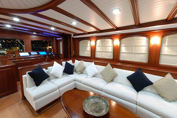 James Bond 007 Skyfall 中的 Yacht 豪華帆船售價  1420 萬美元